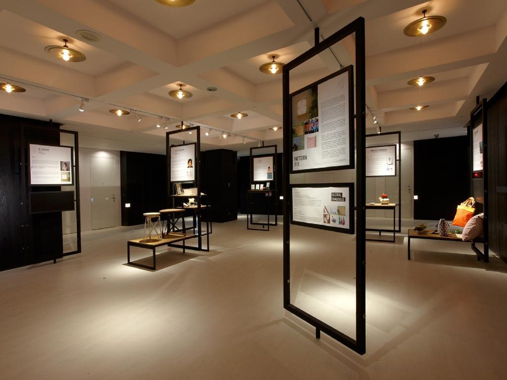 The Place Tainan Luaran gambar